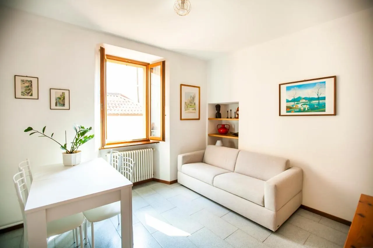 Renzo E Lucia Apartment Carate Urio