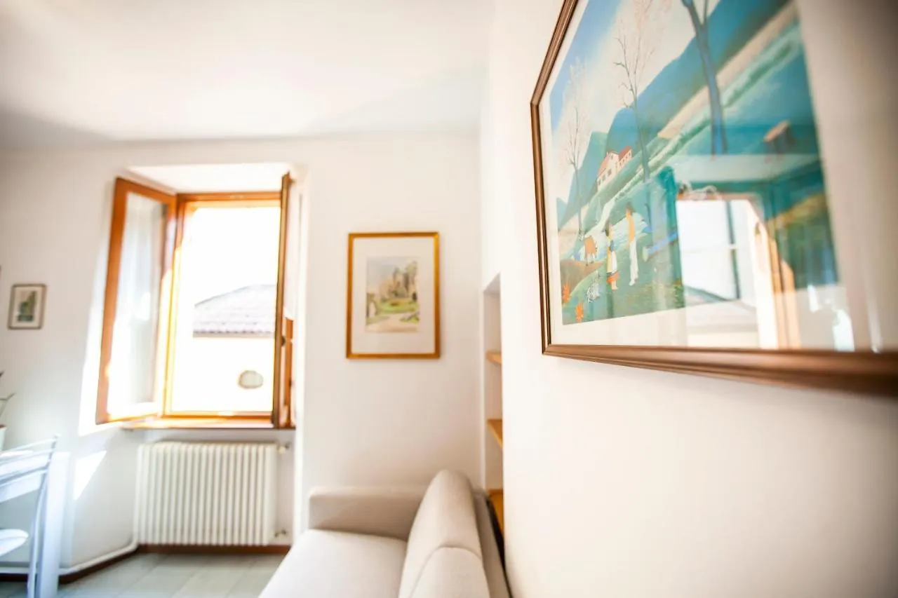 Renzo E Lucia Apartment Carate Urio 0*,